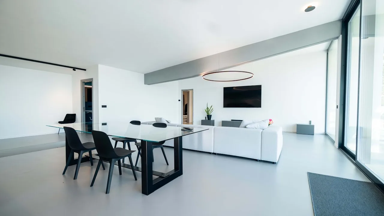 Copertina: Una villa a Frossasco